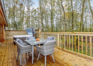 Outdoor dining - 1 bedroom accommodation in Haddon (Haddon)