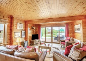 TV - Spacious, light, all wood luxury lodge in tranquil location at head of lake. (Anglesey)