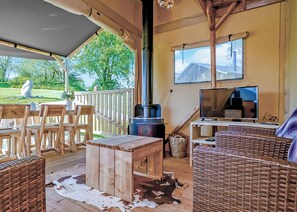 Fireplace - 2 bedroom accommodation in Narberth (Narberth)