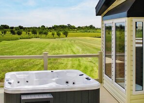 Terrace/patio - 4 bedroom accommodation in Mablethorpe (Mablethorpe)