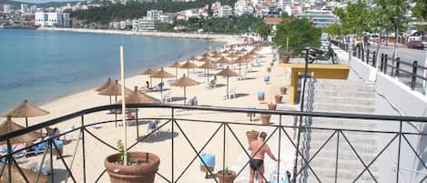 Platja a a prop