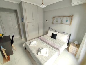 2 bedrooms, iron/ironing board, free WiFi