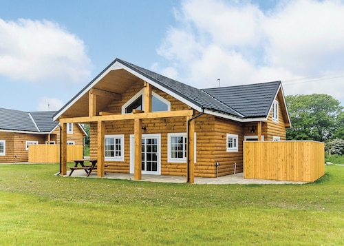 4 bedroom accommodation in Hornsea