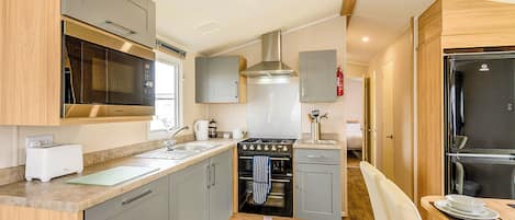 Fridge, oven, stovetop, toaster