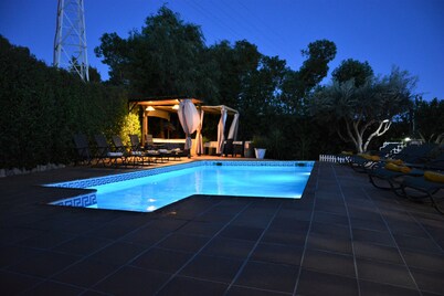 15 min. by car / Sitges. Villa  Ilusión  16 people. XXL  Pool by Weekly Villas.