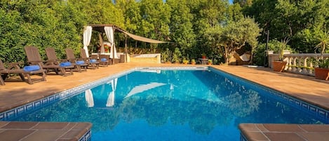 Piscine extérieure, piscine chauffée