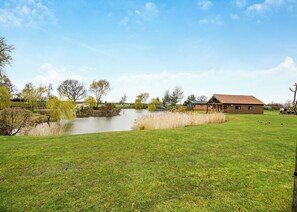 Property grounds - Three bedroomed holiday cottage. (Swinethorpe, Nr Lincoln)