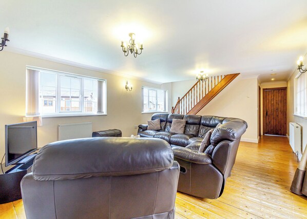 Living area - Three bedroomed holiday cottage. (Swinethorpe, Nr Lincoln)