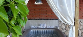 Villa Sitges Soledad 15 minutes drive from Sitges. A/C. XXL swimming pool. 12 p.