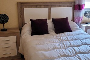 5 bedrooms, iron/ironing board, free WiFi, bed sheets