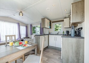 Fridge, oven, stovetop, toaster
