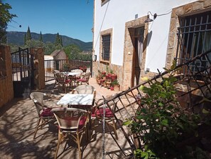 屋外ダイニングエリア