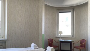 Chambre Double ou avec lits jumeaux | Bureau, Wi-Fi gratuit, draps fournis