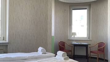 Basic Double or Twin Room | Desk, free WiFi, bed sheets