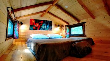 Romantic Bungalow | 1 bedroom, premium bedding, free WiFi, bed sheets