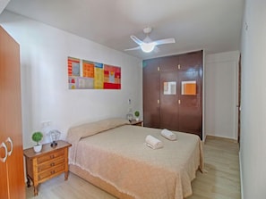 1 bedroom, iron/ironing board, Internet