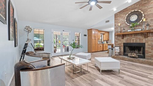 Ranch with pool/Lake fishing kayak Paddleboard Soccer Motocross 30 min to Disney