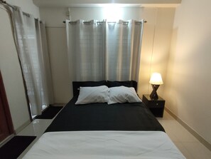 3 bedrooms, WiFi, bed sheets