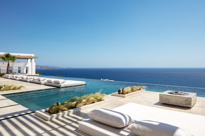 Pure C - Secluded Villa, Fully staffed & Sea Views by etouri