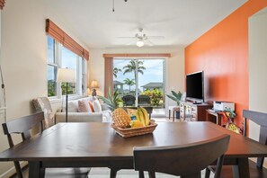 TV, DVD player, video library - Aloha Condos, Na Hale O Keauhou, Townhome E-2, Ocean View, AC (Kailua Kona)