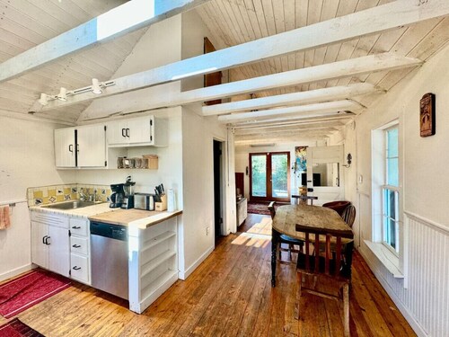 ARTIST'S RETREAT