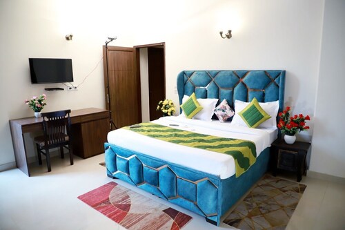 3 BHK Apartment near to PVR, Max Hospital & Saket Mall
