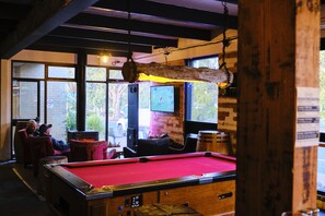 2 bars/lounges - Mallacoota Hotel Motel (Mallacoota)