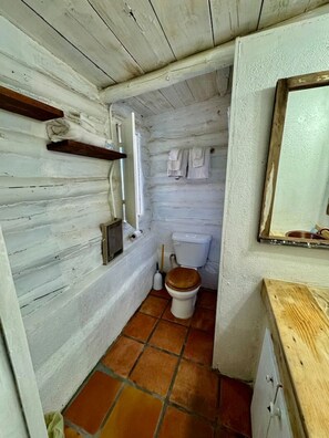 Bathroom - POND CASITA (San Cristobal)