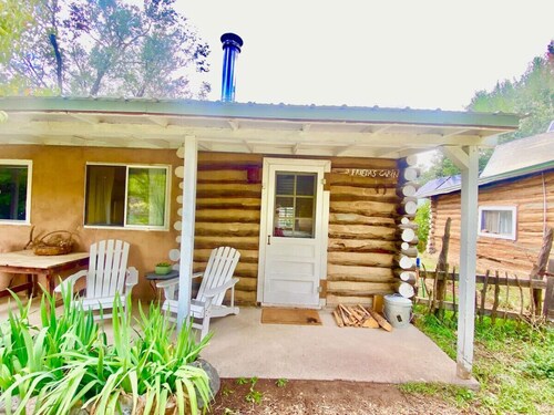 Historic Frieda’s Cabin; Hot tub, Sauna, Animals