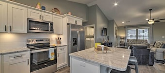 Cozy Murray Retreat Near MSU & Local Eateries