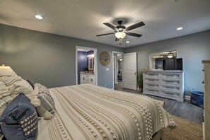 3 bedrooms, iron/ironing board, WiFi, bed sheets