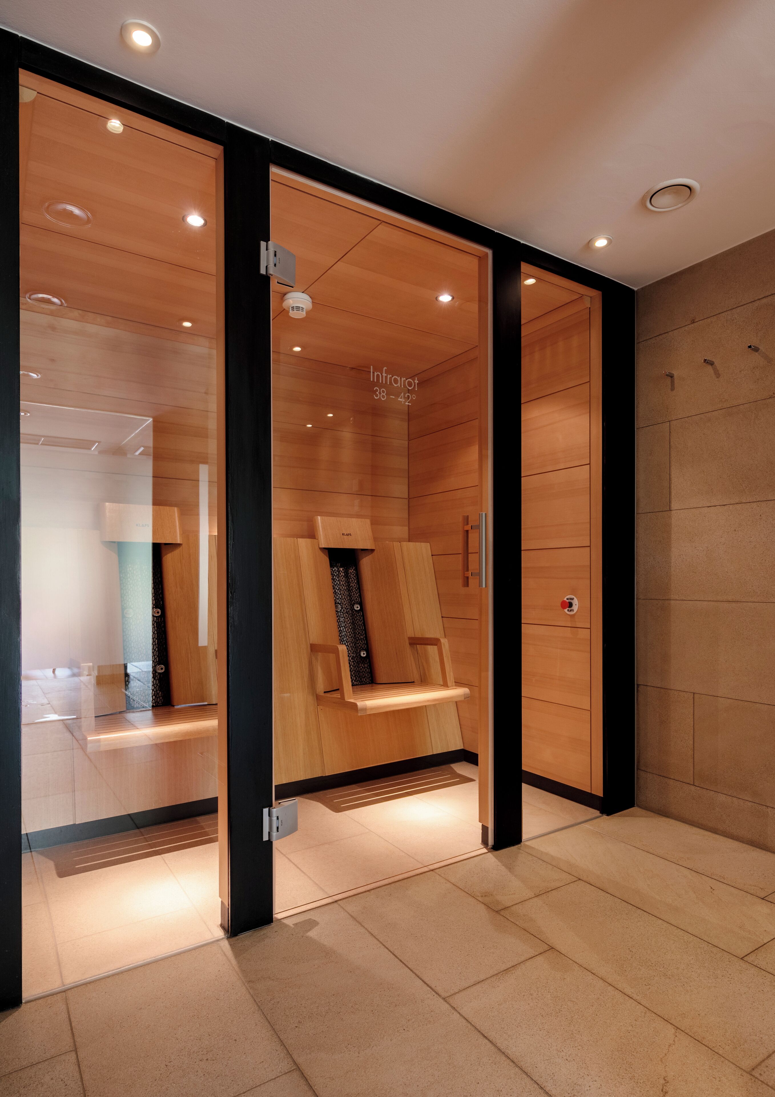 桑拿、湿蒸房、按摩服务