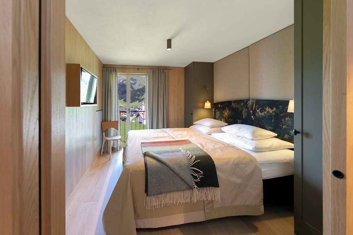 1 bedroom, hypo-allergenic bedding, in-room safe, free WiFi