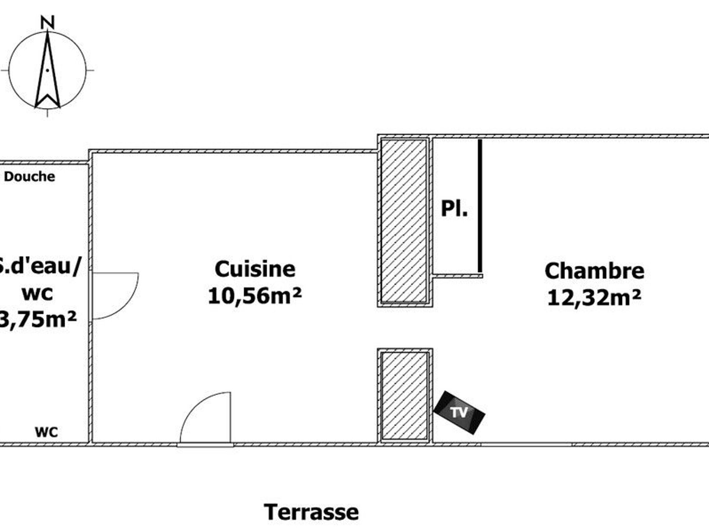 Ein Grundriss mit einer Küche (10,56 m²), einem Wohnzimmer (12,32 m²), einem Badezimmer (3,75 m²) und einem Fernseher im Wohnzimmer.