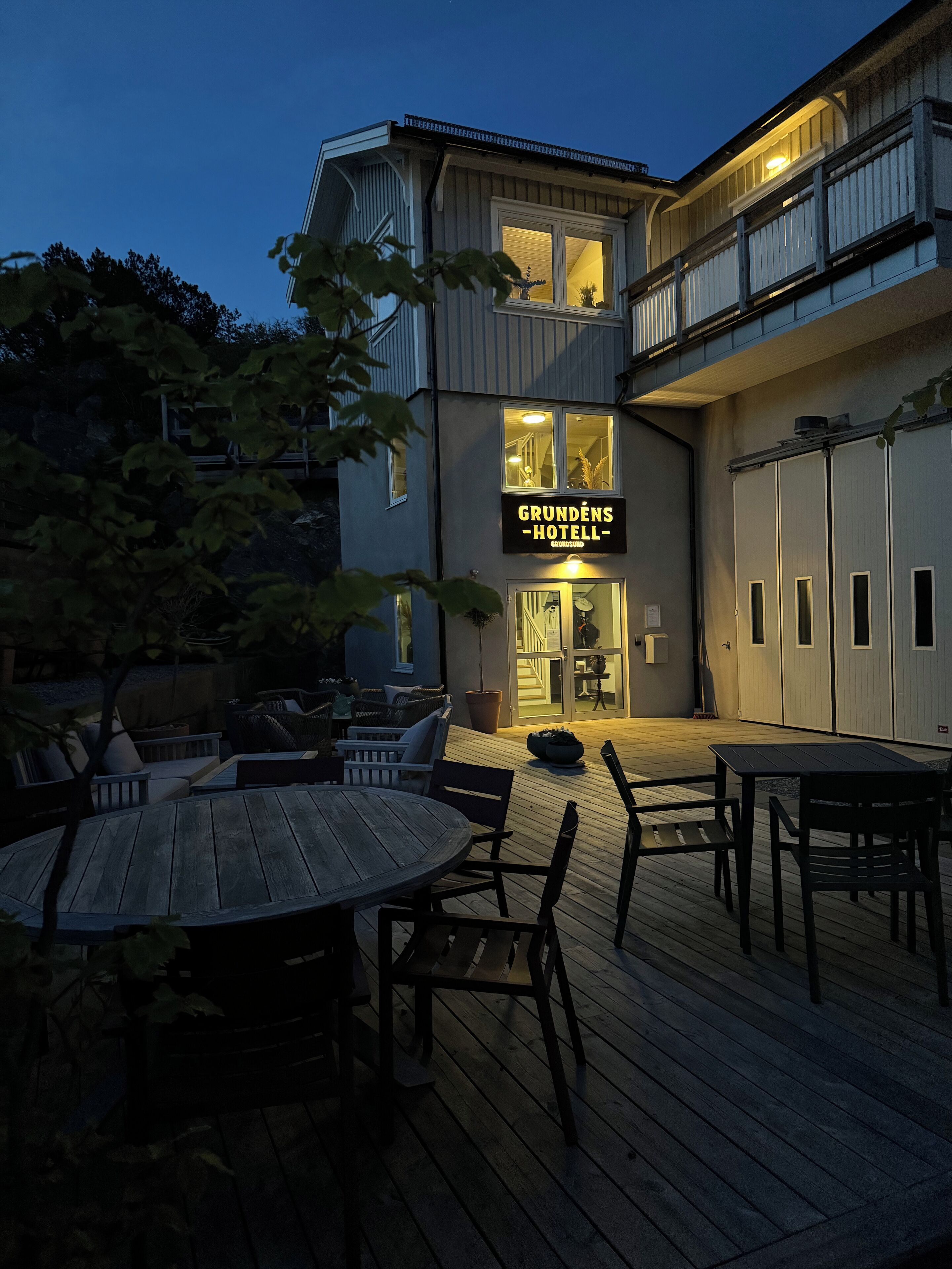 Front of property - evening/night