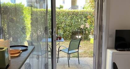 Appartement T2 avec Jardin, Proche Plage et Centre, Parking Privé, Animaux Acceptés, Wi-Fi Gratuit