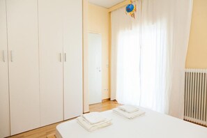 Apartment | 2 bedrooms, iron/ironing board, free WiFi