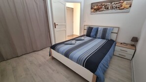 2 Schlafzimmer, Reisekinderbett, kostenloses WLAN