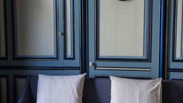 2 bedrooms, travel cot, free WiFi