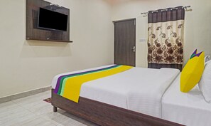 Deluxe Room | Iron/ironing board - Hotel Albie Stay, Near Railway Station Chandigarh (Chandigarh)