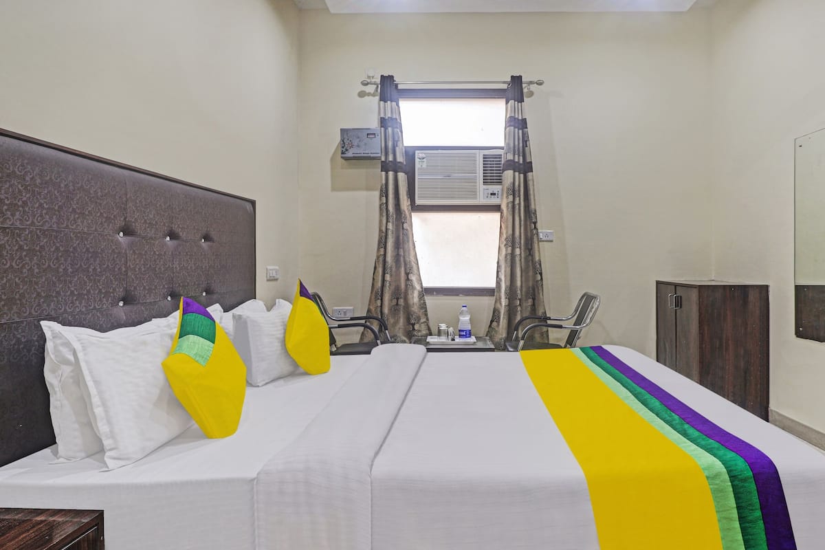 Standard Room | Iron/ironing board