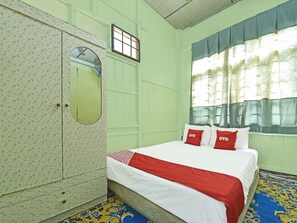 Room, 2 Bedrooms | 2 bedrooms, in-room safe, desk, bed sheets - OYO Home 90549 Teemoran Budget Homestay (Kuala Terengganu)