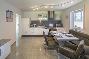 Réfrigérateur, micro-ondes, four, lave-vaisselle