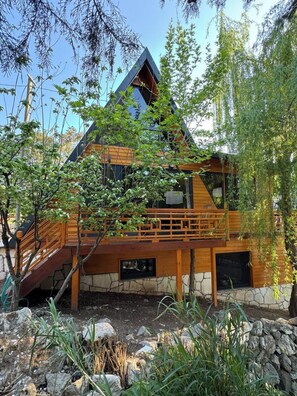 Forest Bungalow in Mountain (3B) | Terrace/patio