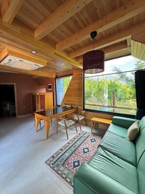 Living area - Trinitys Forest Bungalows (Kemer)