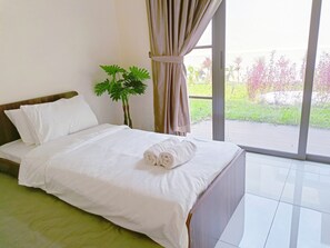 5 bedrooms, free WiFi, bed sheets