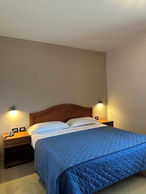 Kahden hengen standard-huone (yksi tai kaksi sänkyä) | Egyptinpuuvillaiset lakanat, ylelliset vuodevaatteet, untuvapeitot