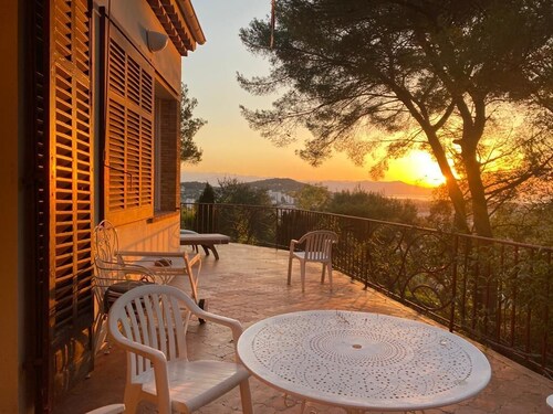 Villa with swimming pool, calm and greenery 5 minutes from Cannes