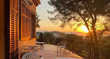 Villa with swimming pool, calm and greenery 5 minutes from Cannes