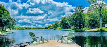 Cozy Chalet retreat on Lake Pennock